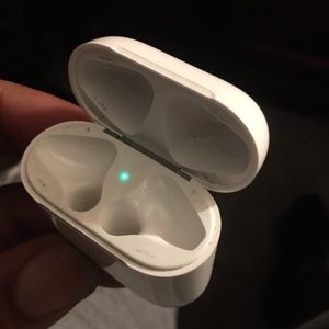 Airpod charging case